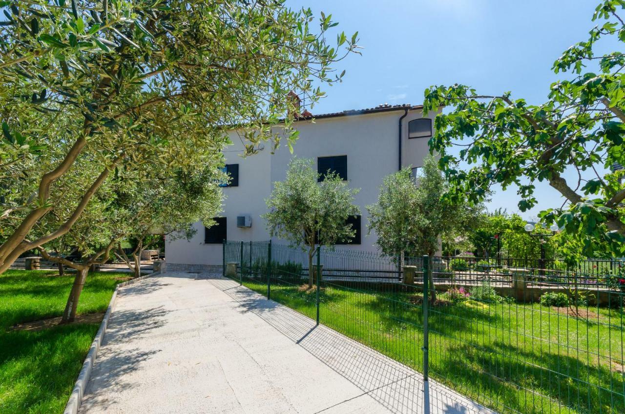 Apartments Dragutin Medulin Exterior foto