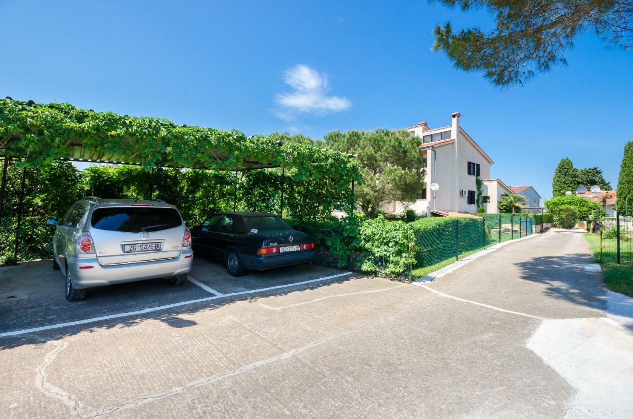 Apartments Dragutin Medulin Exterior foto