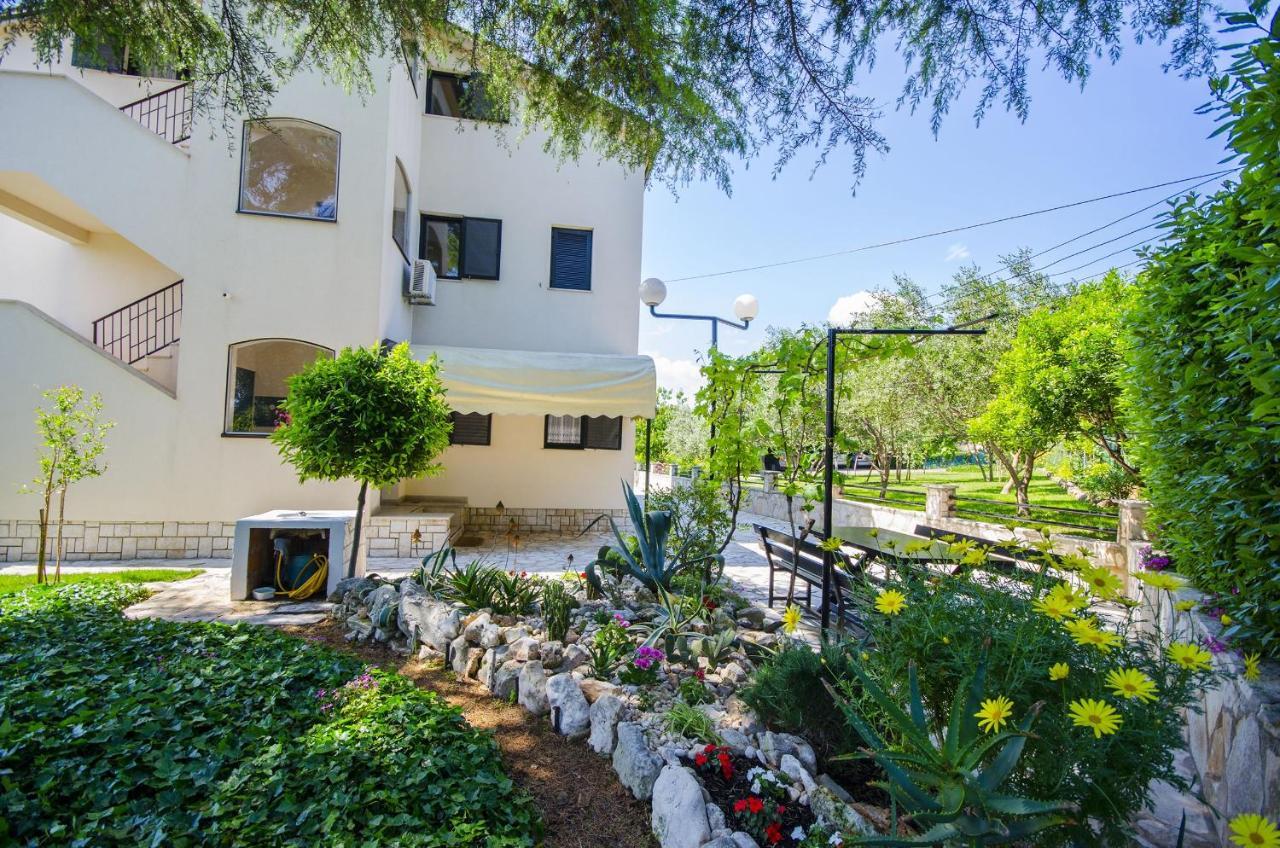 Apartments Dragutin Medulin Exterior foto